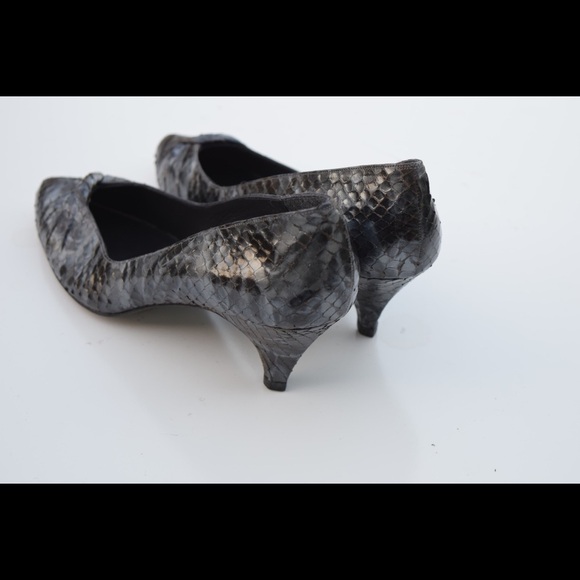 Stuart Weitzman low heels - Picture 3 of 6